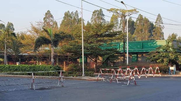မန္တလေးမြို့က တရုတ်ကောင်စစ်ဝန်ရုံး ဗုံးနဲ့ တိုက်ခိုက်ခံရ မန္တလေးမြို့က တရုတ်ကောင်စစ်ဝန်ရုံး ဗုံးနဲ့ တိုက်ခိုက်ခံရ