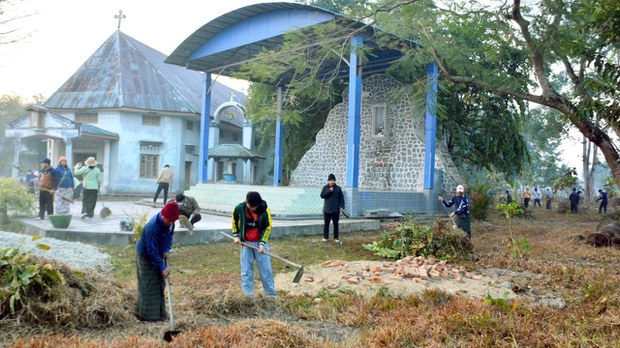 မိုးညှင်းက ဘုရားကျောင်းတိုက်ခိုက်ခံမှု ခရစ်ယာန်ဘုန်းတော်ကြီး ဒဏ်ရာပြင်းထန် မိုးညှင်းက ဘုရားကျောင်းတိုက်ခိုက်ခံမှု ခရစ်ယာန်ဘုန်းတော်ကြီး ဒဏ်ရာပြင်းထန်