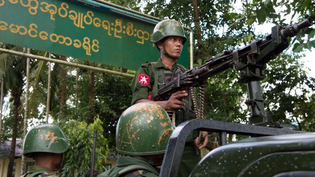 မောင်တောမှာ မြိုတိုင်းရင်းသား ခြောက်ရာခန့် တိုက်ပွဲကြားပိတ်မိ မောင်တောမှာ မြိုတိုင်းရင်းသား ခြောက်ရာခန့် တိုက်ပွဲကြားပိတ်မိ
