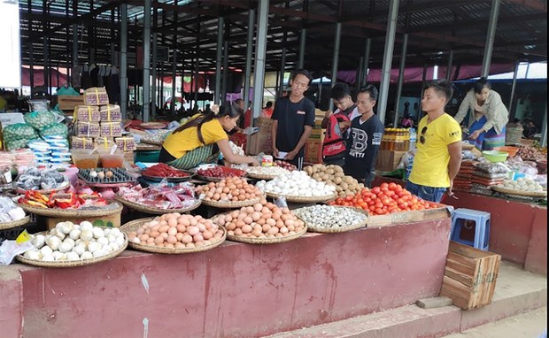 တမူးမြို့မှာ အခြေခံစားသောက်ကုန်နဲ့ လောင်စာဆီဈေးတွေတက်နေ