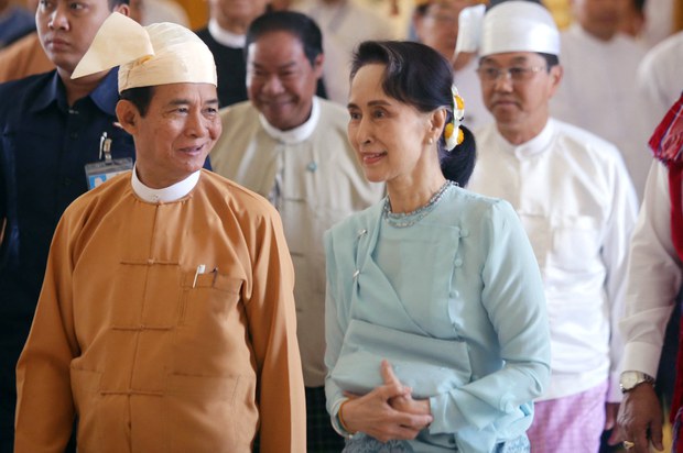 ဒေါ်အောင်ဆန်းစုကြည်နဲ့ ဦးဝင်းမြင့်တို့ကို သဘာဝဘေးစီမံခန့်ခွဲမှု ပုဒ်မနဲ့ စွဲချက်တင် ဒေါ်အောင်ဆန်းစုကြည်နဲ့ ဦးဝင်းမြင့်တို့ကို သဘာဝဘေးစီမံခန့်ခွဲမှု ပုဒ်မနဲ့ စွဲချက်တင်