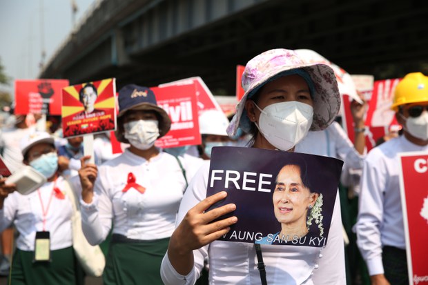 ဒေါ်အောင်ဆန်းစုကြည်ကို ထောင်ဝင်စာ တစ်ပတ်နှစ်ကြိမ် ပြန်ပို့ခွင့်ရ ဒေါ်အောင်ဆန်းစုကြည်ကို ထောင်ဝင်စာ တစ်ပတ်နှစ်ကြိမ် ပြန်ပို့ခွင့်ရ
