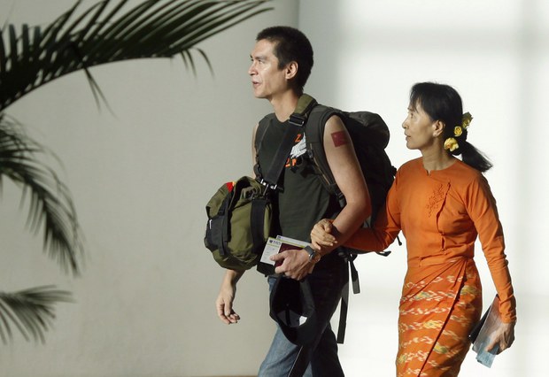ဒေါ်အောင်ဆန်းစုကြည်လွှတ်ပေးဖို့ တောင်းဆိုချက်အတွက် ပုပ်ရဟန်းမင်းကြီးကို ကျေးဇူးတင်ကြောင်း ကင်အဲရစ်ပြော ဒေါ်အောင်ဆန်းစုကြည်လွှတ်ပေးဖို့ တောင်းဆိုချက်အတွက် ပုပ်ရဟန်းမင်းကြီးကို ကျေးဇူးတင်ကြောင်း ကင်အဲရစ်ပြော
