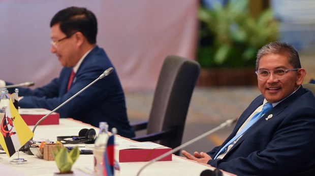 အာဆီယံ အထူးကိုယ်စားလှယ် နဲ့ ဒေါ်အောင်ဆန်းစုကြည် တွေ့ခွင့်ရဖွယ် မရှိ အာဆီယံ အထူးကိုယ်စားလှယ် နဲ့ ဒေါ်အောင်ဆန်းစုကြည် တွေ့ခွင့်ရဖွယ် မရှိ