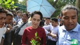 dassk-visits-polling-station-620.jpg
