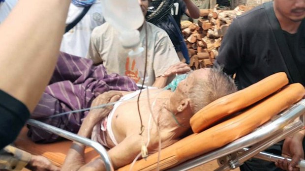 ဒီးမော့ဆိုမှာ လက်နက်ကြီးကြောင့် ဒေသခံနှစ်ဦးသေဆုံးပြီး လေးဦးဒဏ်ရာရ ဒီးမော့ဆိုမှာ လက်နက်ကြီးကြောင့် ဒေသခံနှစ်ဦးသေဆုံးပြီး လေးဦးဒဏ်ရာရ