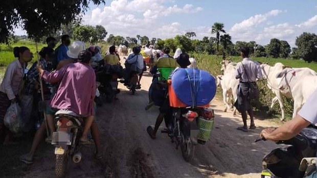 ဒီပဲယင်းမှာ တိုက်ပွဲနဲ့ လေကြောင်း ပစ်ခတ်မှုကြောင့် ဒေသခံတစ်သောင်းခန့် ထွက်ပြေးနေရ ဒီပဲယင်းမှာ တိုက်ပွဲနဲ့ လေကြောင်း ပစ်ခတ်မှုကြောင့် ဒေသခံတစ်သောင်းခန့် ထွက်ပြေးနေရ