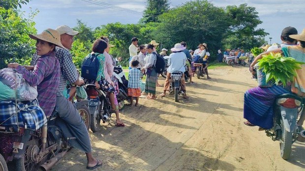 လက်နက်ကိုင် ပဋိပက္ခတွေကြောင့် လူ သုံးသန်းခွဲ နေရပ်က ရွှေ့ပြောင်းရ လက်နက်ကိုင် ပဋိပက္ခတွေကြောင့် လူ သုံးသန်းခွဲ နေရပ်က ရွှေ့ပြောင်းရ