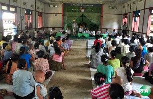 kachin-refugee-donation-305.JPG kachin-refugee-donation-305.JPG
