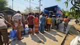 နေပြည်တော်က ငလျင်ဒဏ်သင့်သူတွေ သောက်သုံးရေ ခက်ခဲနေ