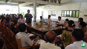 employer-employee-discussion-305.jpg employer-employee-discussion-305.jpg