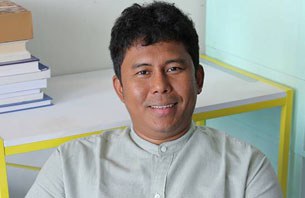 myint-zaw-goldman-prize-305.jpg myint-zaw-goldman-prize-305.jpg