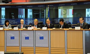 eu_business_305.jpg eu_business_305.jpg