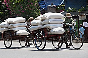 ဆန်တင်ဆိုက်ကား ဆန်တင်ဆိုက်ကား