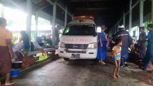 ဧရာဝတီတိုင်းက မြို့နယ်သုံးခုမှာ ရွာနှစ်ရာနီးပါး ရေနစ်မြုပ်နေ ဧရာဝတီတိုင်းက မြို့နယ်သုံးခုမှာ ရွာနှစ်ရာနီးပါး ရေနစ်မြုပ်နေ