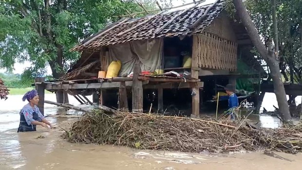 ဂန့်ဂေါမှာ မိုးများပြီးချောင်းရေကြီးလို့ နေအိမ် ၂၀ ခန့်နဲ့ နှမ်းဧကတစ်ရာကျော် ပျက်စီး ဂန့်ဂေါမှာ မိုးများပြီးချောင်းရေကြီးလို့ နေအိမ် ၂၀ ခန့်နဲ့ နှမ်းဧကတစ်ရာကျော် ပျက်စီး