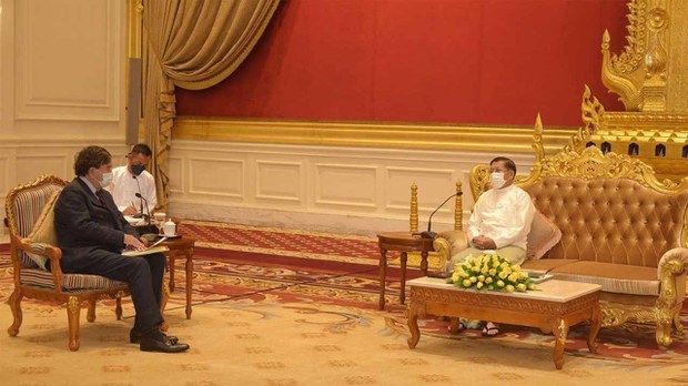 အမေရိကန် သံအမတ်ဟောင်းရဲ့ မြန်မာခရီးစဉ် ဝေဖန်ခံနေရ အမေရိကန် သံအမတ်ဟောင်းရဲ့ မြန်မာခရီးစဉ် ဝေဖန်ခံနေရ