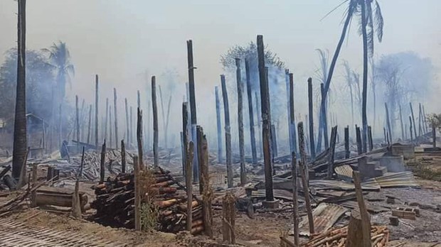 မကွေးတိုင်း ပေါက်မြို့နယ်ထဲက ရွာလေးရွာ မီးရှို့ခံရ မကွေးတိုင်း ပေါက်မြို့နယ်ထဲက ရွာလေးရွာ မီးရှို့ခံရ