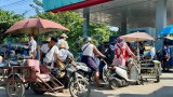 စစ်တွေမှာ စက်သုံးဆီ တစ်လီတာ ကျပ်သုံးသောင်းဖြစ်လာပြီး တစ်နိုင်ငံလုံး ဆီလိုသလောက်မရဖြစ်နေ