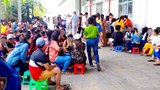 အထည်ချုပ်စက်ရုံနှစ်ရုံ ပိတ်သိမ်းပြီး အလုပ်သမား ၂၀၀၀ ကျော် အလုပ်ပြုတ်