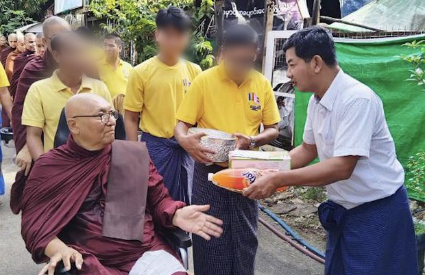 ဇမ္ဗူရာဇ်ရွှေဆိုင်ပိုင်ရှင် ရွှေထည်တွေနဲ့အတူ ဖမ်းဆီးသတ်ဖြတ်ခံရ ဇမ္ဗူရာဇ်ရွှေဆိုင်ပိုင်ရှင် ရွှေထည်တွေနဲ့အတူ ဖမ်းဆီးသတ်ဖြတ်ခံရ