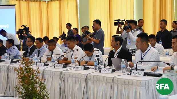 ကျိုင်းတုံနဲ့ မြစ်ကြီးနားမှာ တွေ့ဖို့ မြောက်ပိုင်းအဖွဲ့တွေကို အစိုးရ ကမ်းလှမ်း ကျိုင်းတုံနဲ့ မြစ်ကြီးနားမှာ တွေ့ဖို့ မြောက်ပိုင်းအဖွဲ့တွေကို အစိုးရ ကမ်းလှမ်း