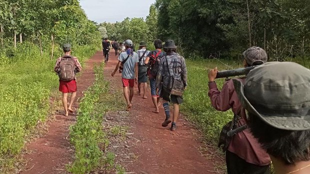 ကြို့ပင်ကောက်မှာ နှစ်ဖက်တိုက်ပွဲကြောင့် ဒေသခံတွေ ထွက်ပြေးနေရ ကြို့ပင်ကောက်မှာ နှစ်ဖက်တိုက်ပွဲကြောင့် ဒေသခံတွေ ထွက်ပြေးနေရ