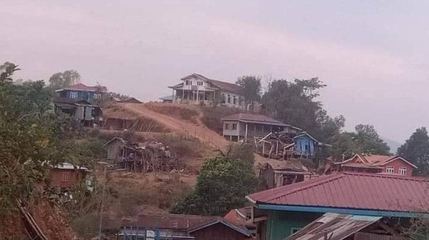 ဟားခါး ဗန်တလန်းရွာ လေကြောင်းနဲ့ ဗုံးကြဲခံရ ဟားခါး ဗန်တလန်းရွာ လေကြောင်းနဲ့ ဗုံးကြဲခံရ