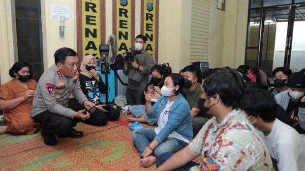 အင်ဒိုနီးရှားနိုင်ငံသား ၁၁ ဦးခန့် မြန်မာနိုင်ငံကို လူကုန်ကူးခံရ အင်ဒိုနီးရှားနိုင်ငံသား ၁၁ ဦးခန့် မြန်မာနိုင်ငံကို လူကုန်ကူးခံရ