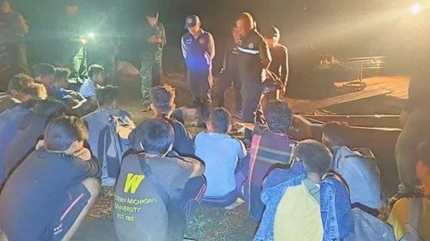 ထိုင်းမှာ အထောက်အထားမဲ့ မြန်မာ ရှစ်သောင်းကျော် ဖမ်းဆီးခံရ ထိုင်းမှာ အထောက်အထားမဲ့ မြန်မာ ရှစ်သောင်းကျော် ဖမ်းဆီးခံရ