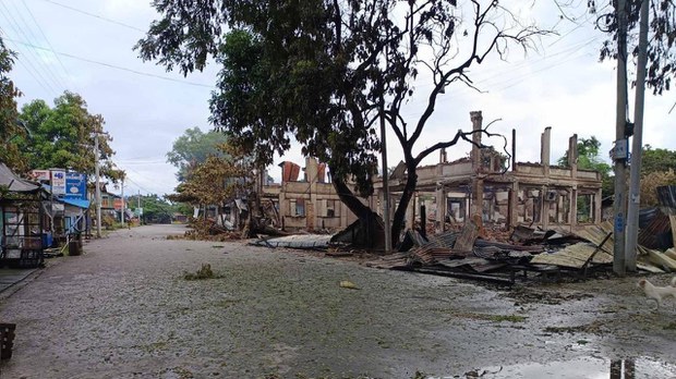 အင်းတော်မှာ တစ်ကျော့ပြန်တိုက်ပွဲများ ပြင်းထန်နေ အင်းတော်မှာ တစ်ကျော့ပြန်တိုက်ပွဲများ ပြင်းထန်နေ