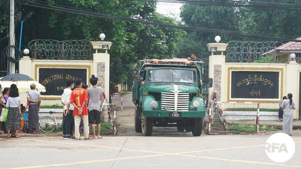 ကိုဗစ်ကြောင့် အင်းစိန်ဗဟိုအကျဉ်းထောင်ကို လော့ဒေါင်းချ