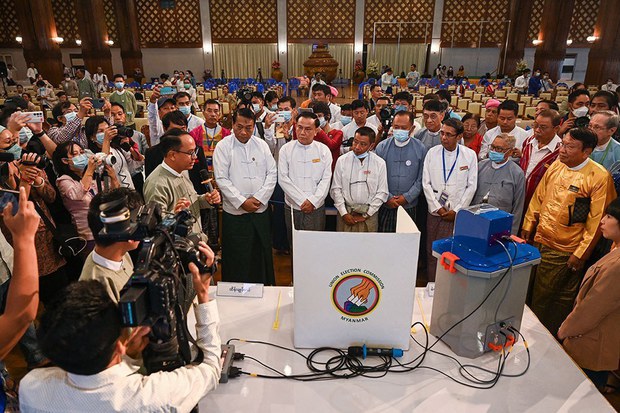 နိုင်ငံတကာပိတ်ဆို့မှုတွေ ရုပ်သိမ်းဖို့ USDP အပါအဝင် နိုင်ငံရေးပါတီ ၂၅ ခုတောင်းဆို နိုင်ငံတကာပိတ်ဆို့မှုတွေ ရုပ်သိမ်းဖို့ USDP အပါအဝင် နိုင်ငံရေးပါတီ ၂၅ ခုတောင်းဆို