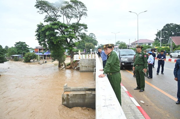ရေဘေးအတွက် ပြည်ပအကူအညီလိုကြောင်း စစ်ခေါင်းဆောင်ပြော ရေဘေးအတွက် ပြည်ပအကူအညီလိုကြောင်း စစ်ခေါင်းဆောင်ပြော