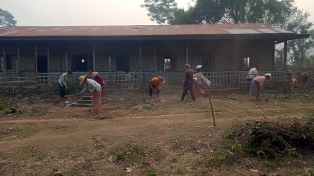 နေရပ်ပြန် ကချင်စစ်ဘေးဒုက္ခသည်တွေ ကိုယ်ထူကိုယ်ထ မိုင်းရှင်းနေရ နေရပ်ပြန် ကချင်စစ်ဘေးဒုက္ခသည်တွေ ကိုယ်ထူကိုယ်ထ မိုင်းရှင်းနေရ
