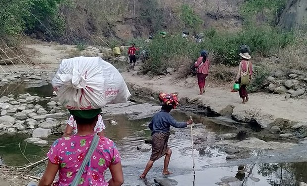 အင်တာနက်လိုင်း ဖြတ်ခံထားရတဲ့ ကနီမြို့နယ်မှာ ဖုန်းလိုင်းပါ ဆက်သွယ်ရခက်ခဲ အင်တာနက်လိုင်း ဖြတ်ခံထားရတဲ့ ကနီမြို့နယ်မှာ ဖုန်းလိုင်းပါ ဆက်သွယ်ရခက်ခဲ