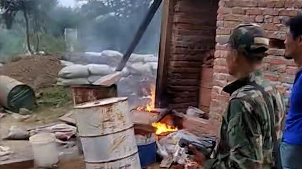 ကန့်ဘလူ ရွာသုံးရွာက စစ်ကောင်စီတပ်စခန်းသုံးခုကို ကာကွယ်ရေးတပ်ဖွဲ့တွေ သိမ်း ကန့်ဘလူ ရွာသုံးရွာက စစ်ကောင်စီတပ်စခန်းသုံးခုကို ကာကွယ်ရေးတပ်ဖွဲ့တွေ သိမ်း