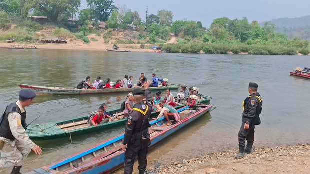 တိုက်ပွဲကြောင့် မြန်မာစစ်ဘေးဒုက္ခသည် ၁၀၀ ကျော် ထိုင်းနိုင်ငံဘက် ထွက်ပြေး တိုက်ပွဲကြောင့် မြန်မာစစ်ဘေးဒုက္ခသည် ၁၀၀ ကျော် ထိုင်းနိုင်ငံဘက် ထွက်ပြေး