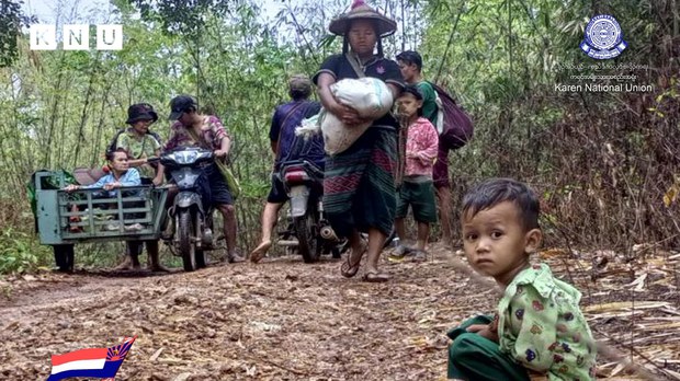 စစ်ကောင်စီ အန္တရာယ်ကြောင့် မူးမြို့ဒေသခံ သုံးသောင်းကျော် ထွက်ပြေးရ စစ်ကောင်စီ အန္တရာယ်ကြောင့် မူးမြို့ဒေသခံ သုံးသောင်းကျော် ထွက်ပြေးရ