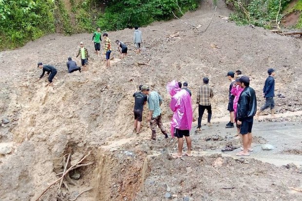 ရေကြီးနစ်မြုပ်နေတဲ့ ကရင်နီမှာ လူသုံးသောင်းနီးပါး အရေးပေါ် အကူအညီလိုအပ်နေ ရေကြီးနစ်မြုပ်နေတဲ့ ကရင်နီမှာ လူသုံးသောင်းနီးပါး အရေးပေါ် အကူအညီလိုအပ်နေ