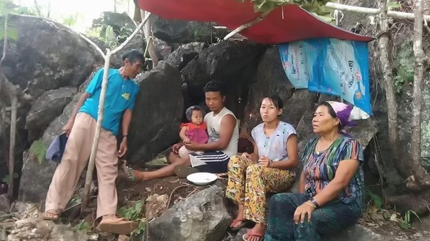 kayah-refugees.jpg kayah-refugees.jpg