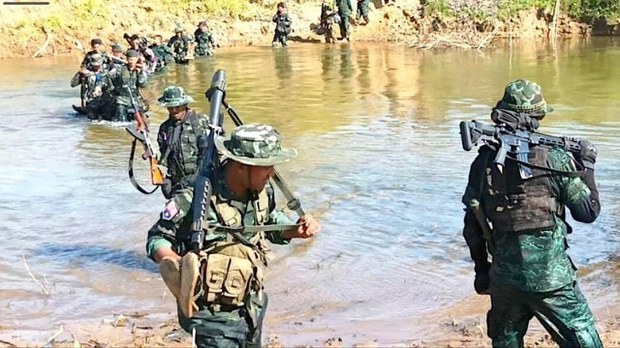 ကော့ကရိတ်တိုက်ပွဲမှာ အရပ်သားသုံးဦးသေဆုံး၊ လူတစ်ထောင်ကျော် ထွက်ပြေးနေရ ကော့ကရိတ်တိုက်ပွဲမှာ အရပ်သားသုံးဦးသေဆုံး၊ လူတစ်ထောင်ကျော် ထွက်ပြေးနေရ