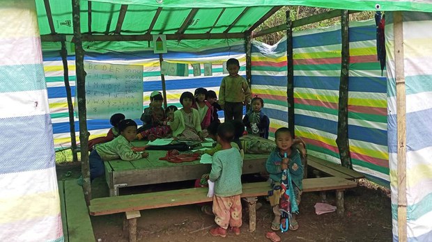 ကယားပြည်နယ်က ဒုက္ခသည်တွေအတွက် စောင်နဲ့ အနွေးထည်တွေ လိုအပ်နေ ကယားပြည်နယ်က ဒုက္ခသည်တွေအတွက် စောင်နဲ့ အနွေးထည်တွေ လိုအပ်နေ