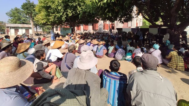 ခင်ဦးမြို့ မြကန်ရွာ ဒေသခံရှစ်ရာနီးပါး ထွက်ပြေးရ ခင်ဦးမြို့ မြကန်ရွာ ဒေသခံရှစ်ရာနီးပါး ထွက်ပြေးရ
