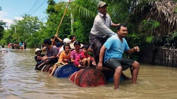 ခင်ဦးမြို့မှာ မိုးကြီးပြီး ကျေးရွာပေါင်း ၁၀၀ ကျော် ရေဘေးဒုက္ခဖြစ်နေ ခင်ဦးမြို့မှာ မိုးကြီးပြီး ကျေးရွာပေါင်း ၁၀၀ ကျော် ရေဘေးဒုက္ခဖြစ်နေ