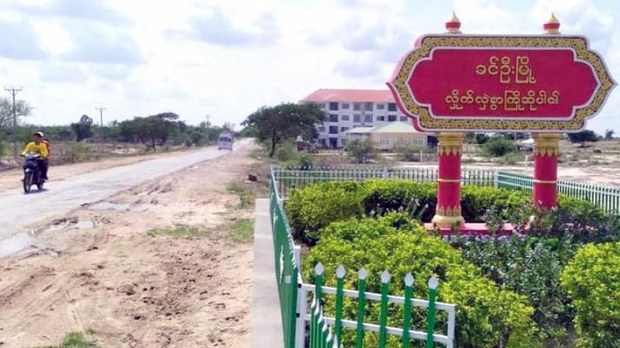 ခင်ဦး အလယ်ရှိုရွာမှာ လူ ၁၇ ဦး အဖမ်းခံရပြီးနောက် ရှစ်ဦးသတ်ဖြတ် မီးရှို့ခံရကြောင်း ဒေသခံတွေပြော ခင်ဦး အလယ်ရှိုရွာမှာ လူ ၁၇ ဦး အဖမ်းခံရပြီးနောက် ရှစ်ဦးသတ်ဖြတ် မီးရှို့ခံရကြောင်း ဒေသခံတွေပြော