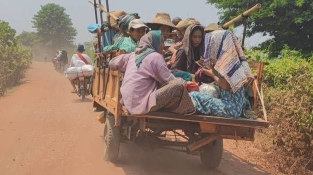ခင်ဦးမှာ အရပ်သားတစ်ဦး ပစ်သတ်ခံရပြီး တစ်ဦးမိုင်းနင်းမိလို့ ဒဏ်ရာရ ခင်ဦးမှာ အရပ်သားတစ်ဦး ပစ်သတ်ခံရပြီး တစ်ဦးမိုင်းနင်းမိလို့ ဒဏ်ရာရ