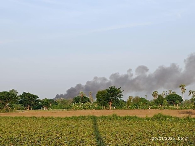 စစ်ကောင်စီတပ်ကြောင့် ခင်ဦးမြို့နယ်က ဒေသခံ သုံးထောင်ကျော် ထွက်ပြေးနေရ စစ်ကောင်စီတပ်ကြောင့် ခင်ဦးမြို့နယ်က ဒေသခံ သုံးထောင်ကျော် ထွက်ပြေးနေရ