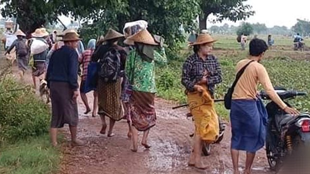 ခင်ဦးမှာ စစ်ကြောင်းကြောင့် ဒေသခံ သုံးထောင်ခန့် ထွက်ပြေးနေရ ခင်ဦးမှာ စစ်ကြောင်းကြောင့် ဒေသခံ သုံးထောင်ခန့် ထွက်ပြေးနေရ