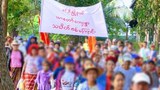 ခင်ဦးမြို့မှာ တိုက်ပွဲပြင်းထန်နေတာကြောင့် ဒေသခံတွေ ထွက်ပြေးနေရ